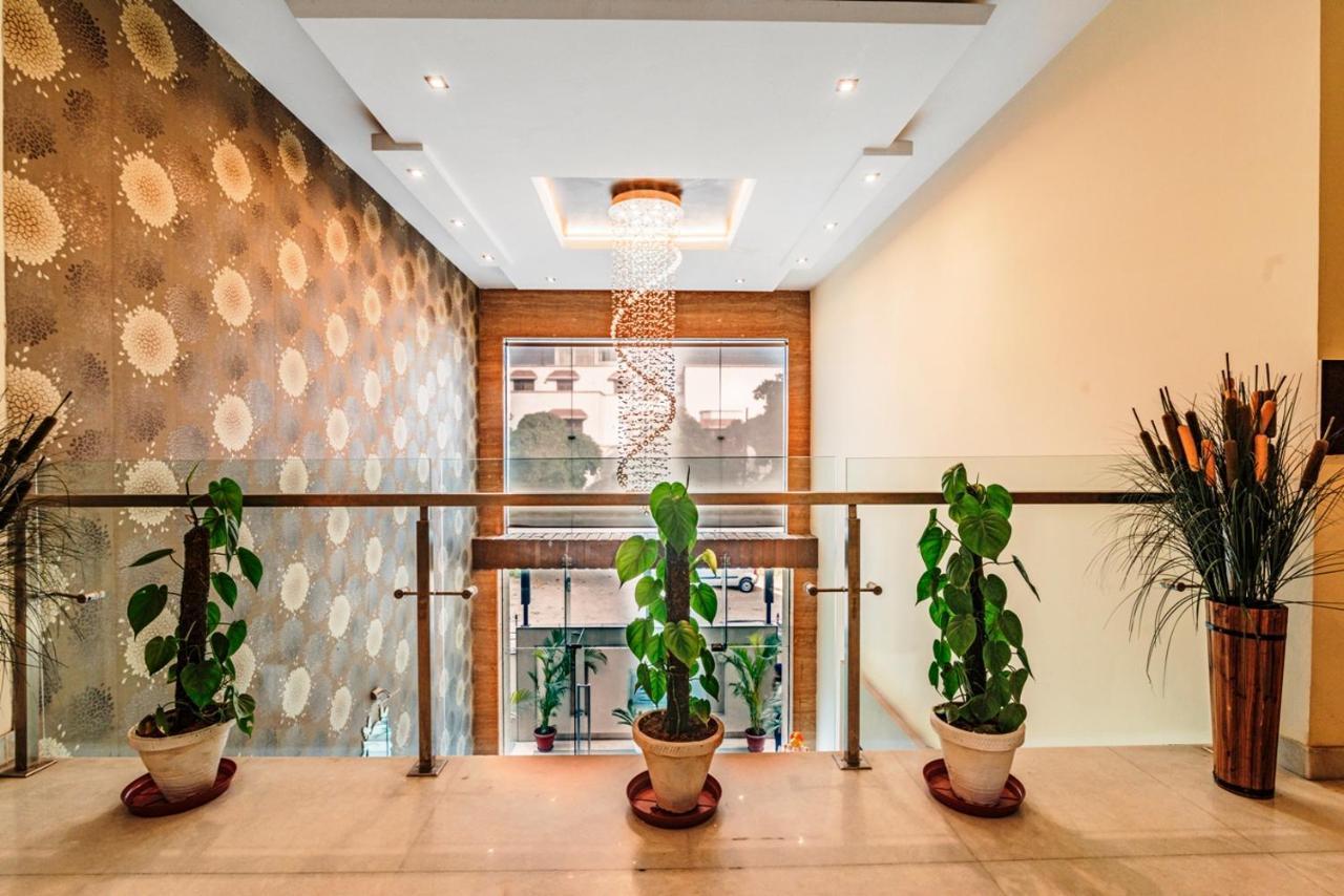 Royal Residence Mg Road Ґурґаон Екстер'єр фото